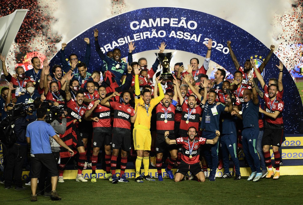 Flamengo comemora vitória no Brasileirão